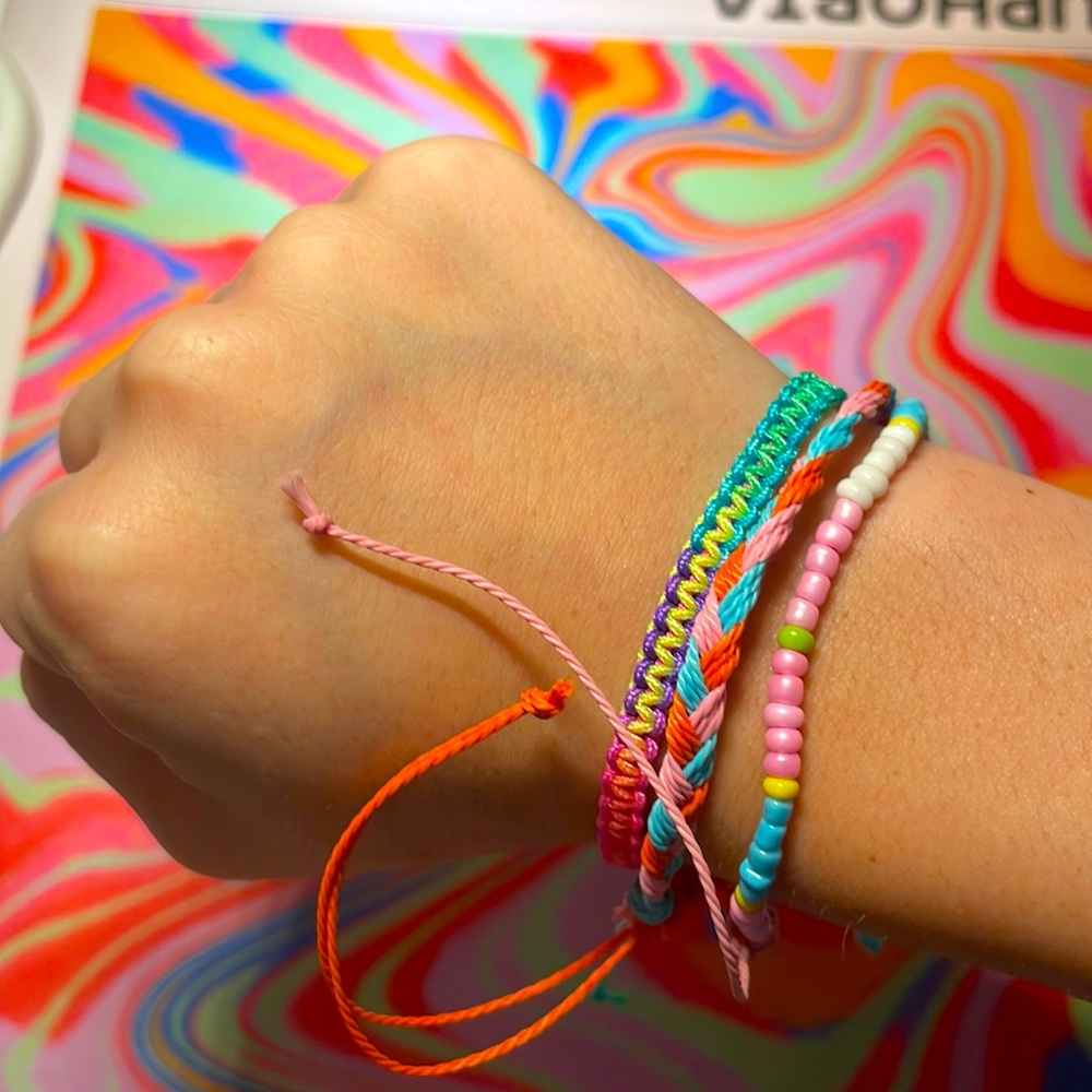 Summer bracelet bundle!!💋😃☀️
